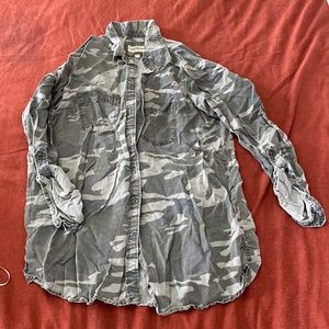 Express boyfriend camo button down size large